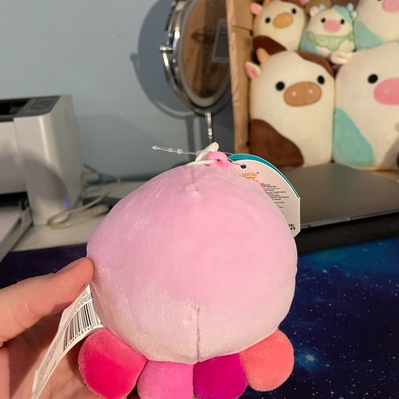 Davina the octo Squishmallow clip - Picture 2 of 2